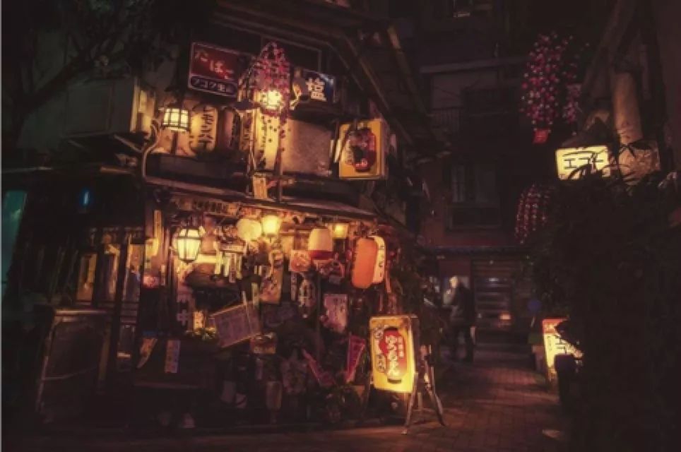 苏安安顾墨成探店新篇章，小巷美食天堂的奇遇