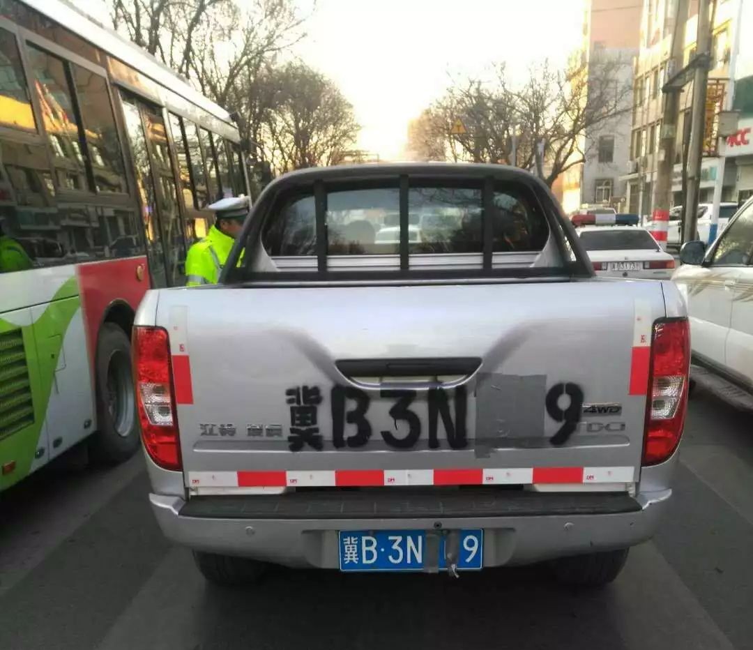 最新交规下皮卡放大号标识要求详解