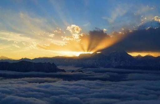 将欣的探险之旅,寻找自然美景中的内心宁静