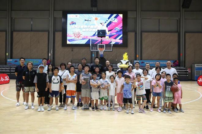 北京首钢最新引援动态与小巷篮球梦及美食诱惑揭秘