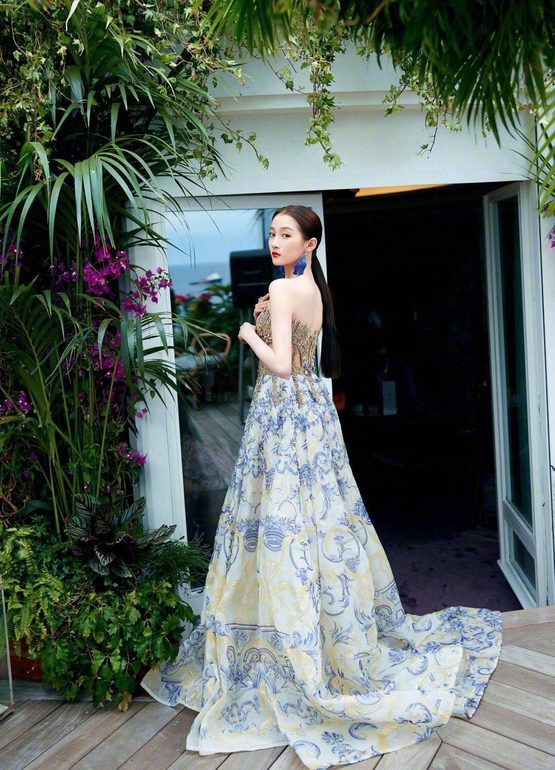 启程寻找时尚灵感,服装裁剪最新招聘信息,自然美景下的创意之旅