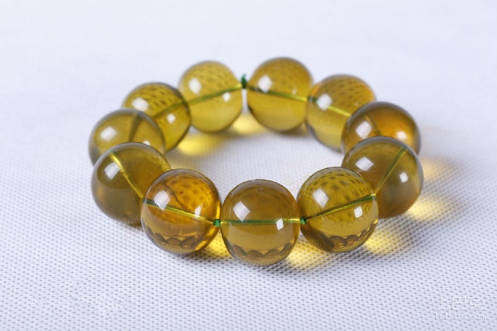 科技重塑璀璨魅力,琥珀原石最新行情与价格分析