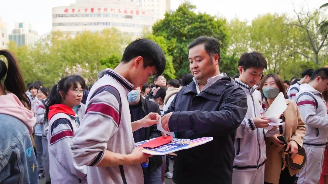 幼儿园最新六一舞蹈，欢乐与成长的交织盛典