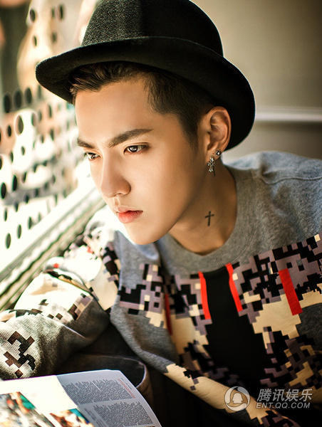 吴亦凡最新高清图片，自然美景之旅，探索内心平和与宁静的宁静之地