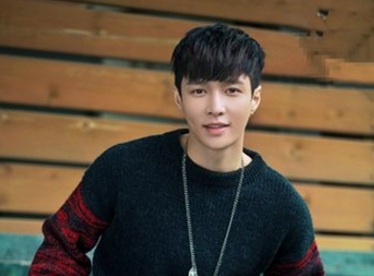 张艺兴的巷弄深处的独特风味之旅揭秘