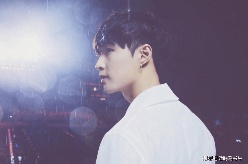 张艺兴的巷弄深处的独特风味之旅揭秘