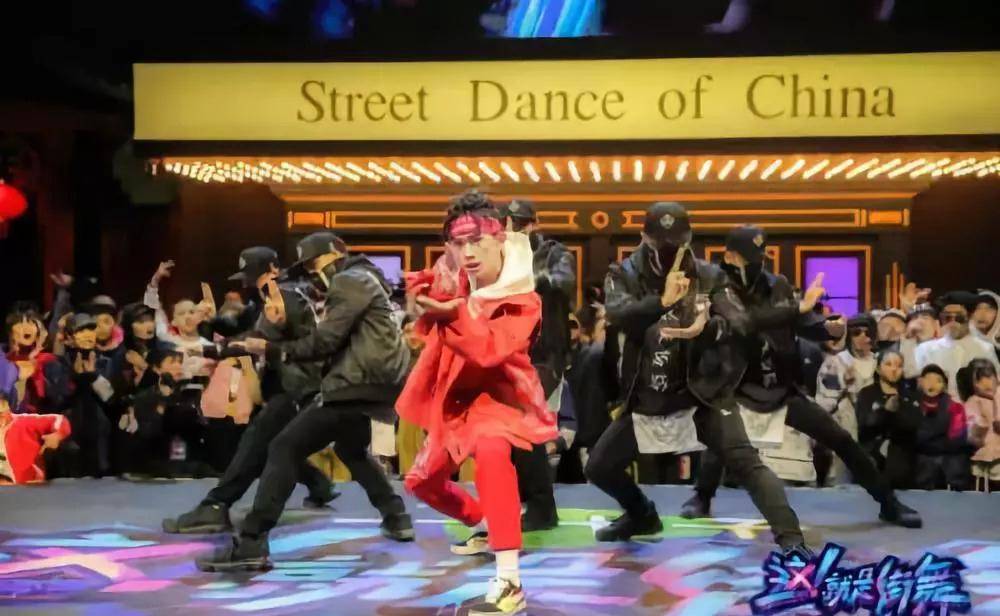 探索内心宁静之旅,最新广场舞与自然共舞