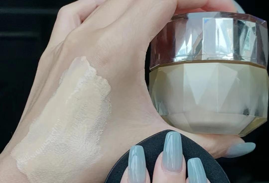 香奈儿最新粉底液，魔法之源，自信与成就感的缔造者