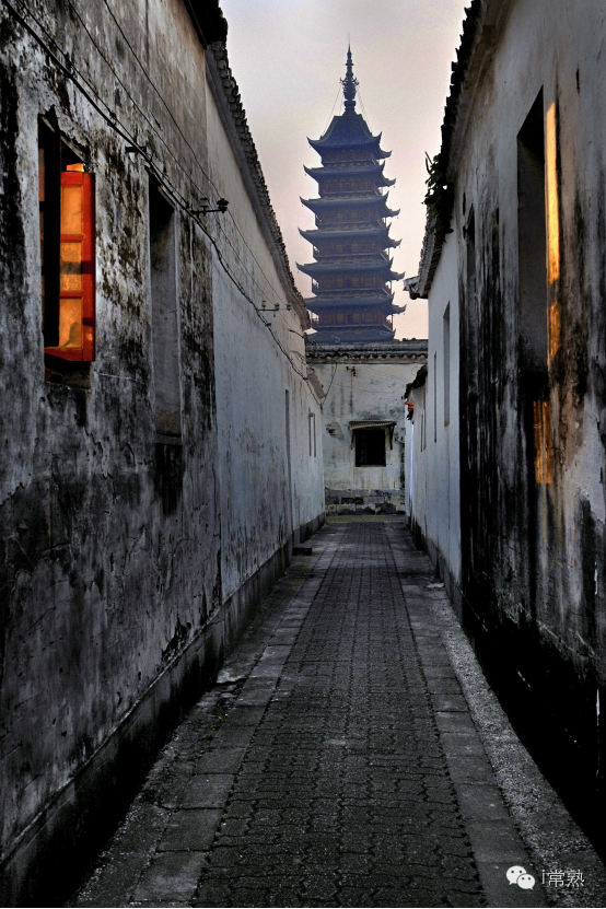 伍鸿亮最新动态,小巷深处的独特风味探秘