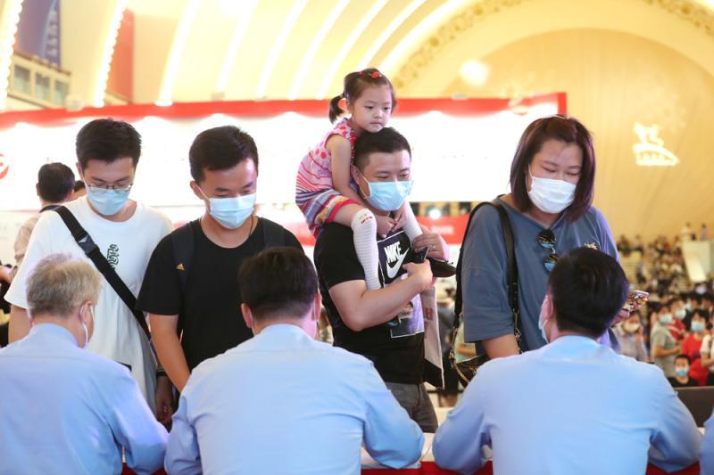 摔娃民警的心灵重生,自然美景中的蜕变与宁静