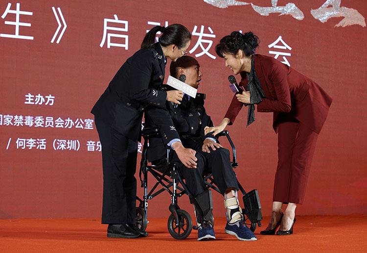 摔娃民警的心灵重生,自然美景中的蜕变与宁静