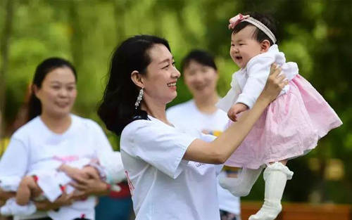 中国二孩政策最新动态,新人口政策的影响分析与展望