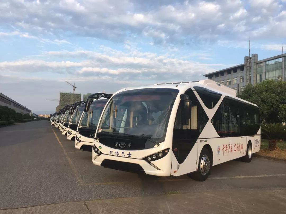 青年汽车集团最新动态,自然美景探索之旅启动