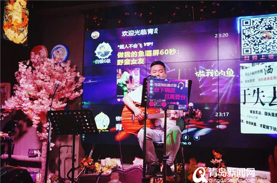残疾人街头演唱最新视频，小巷深处的音乐魔法震撼心灵