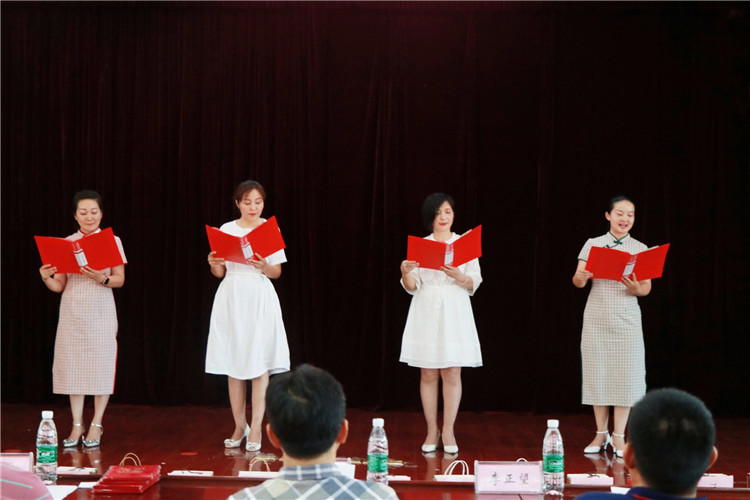 朗诵比赛自我介绍，展现真实自我