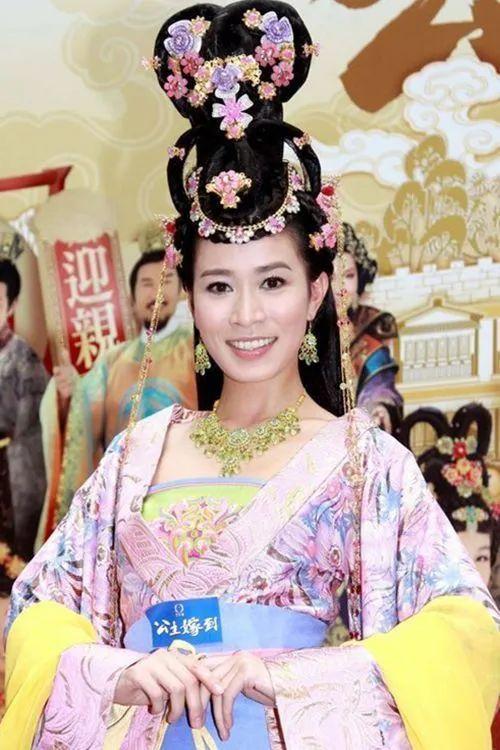 林心如最新访谈，坦然面对时光，优雅永不止步的魅力人生