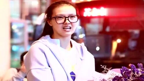 女排张常宁最新动态与小巷中的美食奇遇