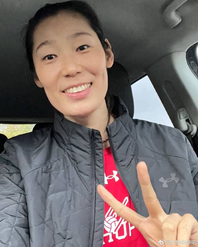 朱婷，球场英雄的日常与暖心生活风采