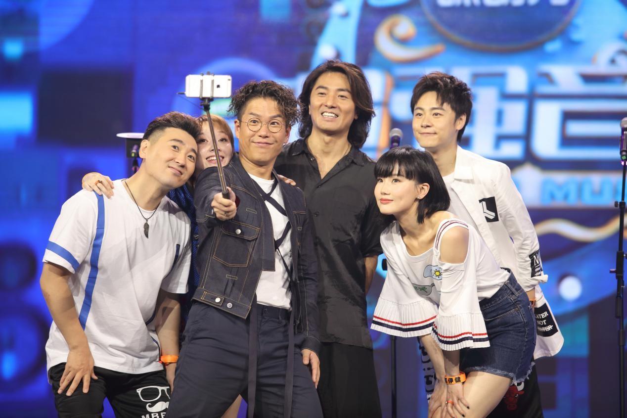 超强音浪最新一期，音乐、友情与家的温馨交织之夜