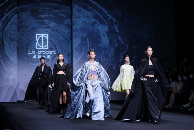 时尚潮流与历史文化交织的华章,最新锦衣风采展