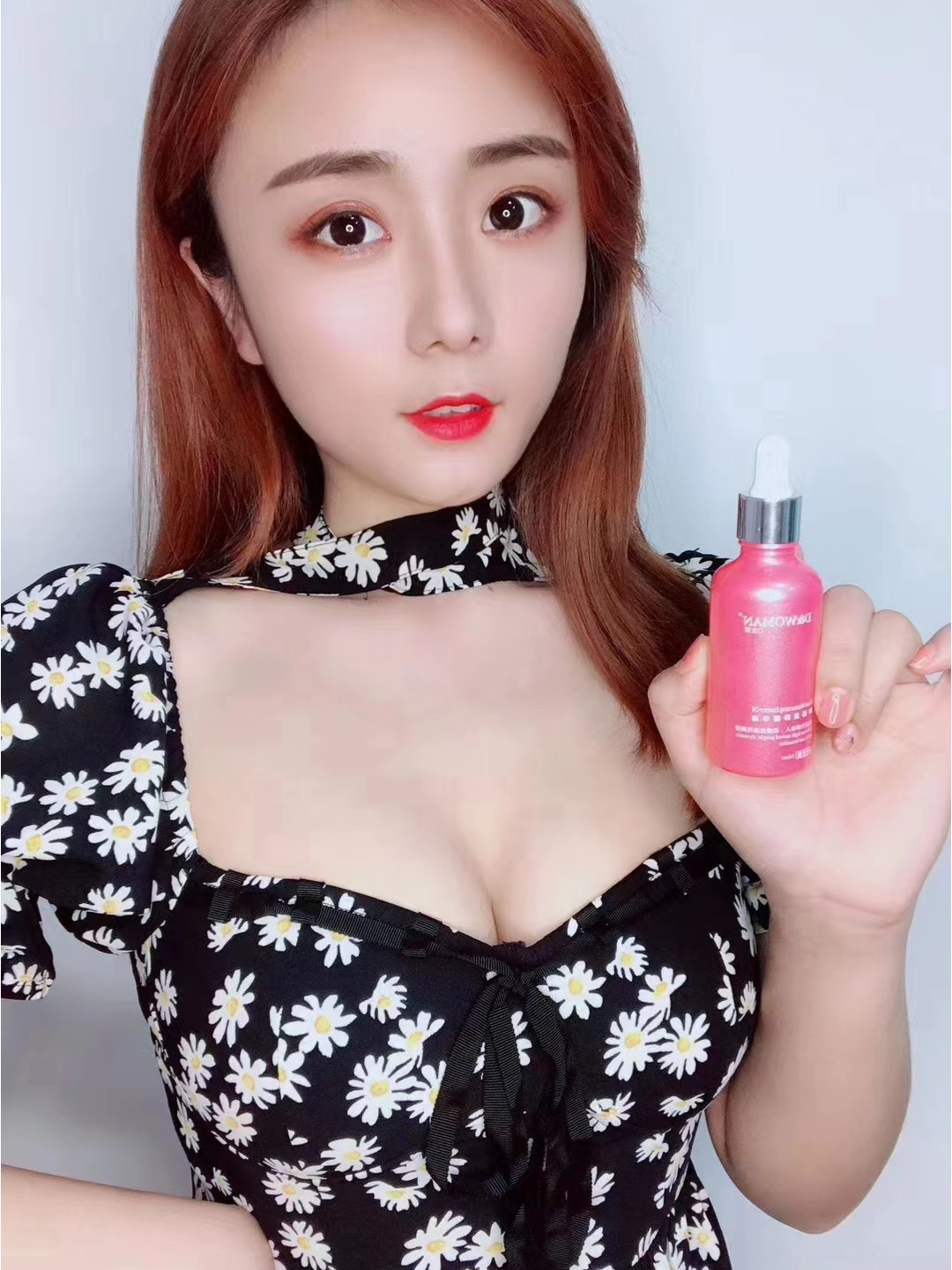 最新美乳网红背后的故事，变化之美，自信之光闪耀