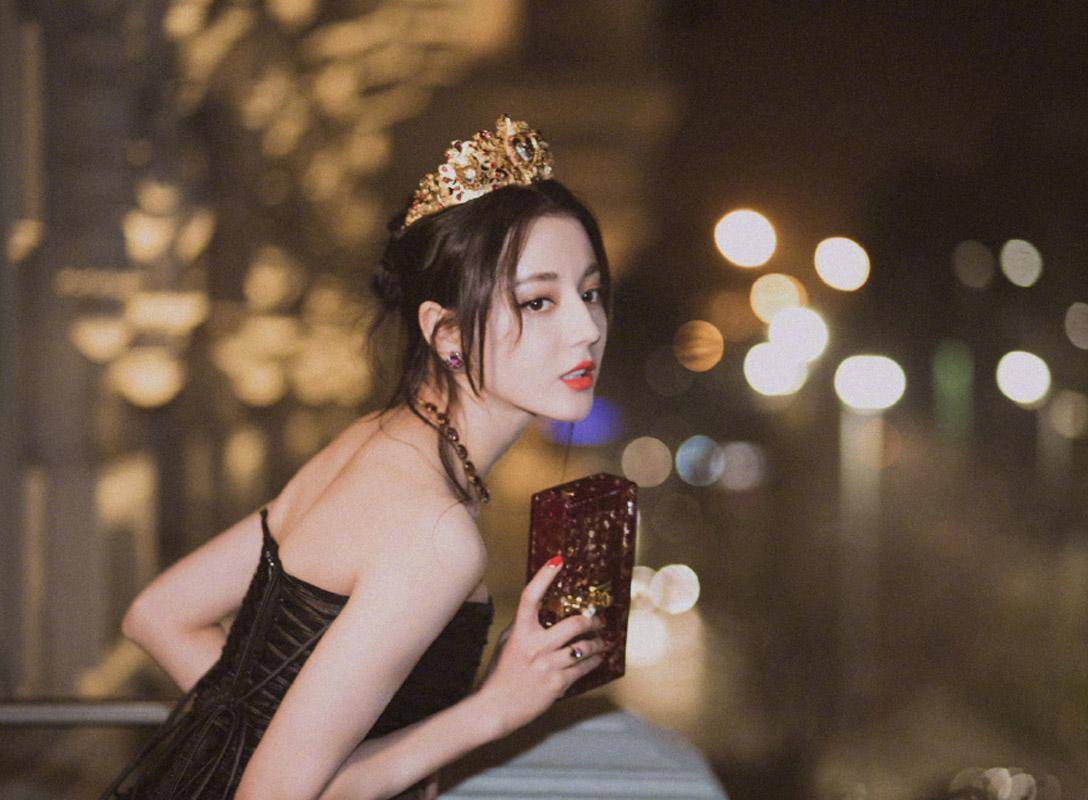 闪耀全场的时尚魅力女神，最新柏芝在线风采展示！